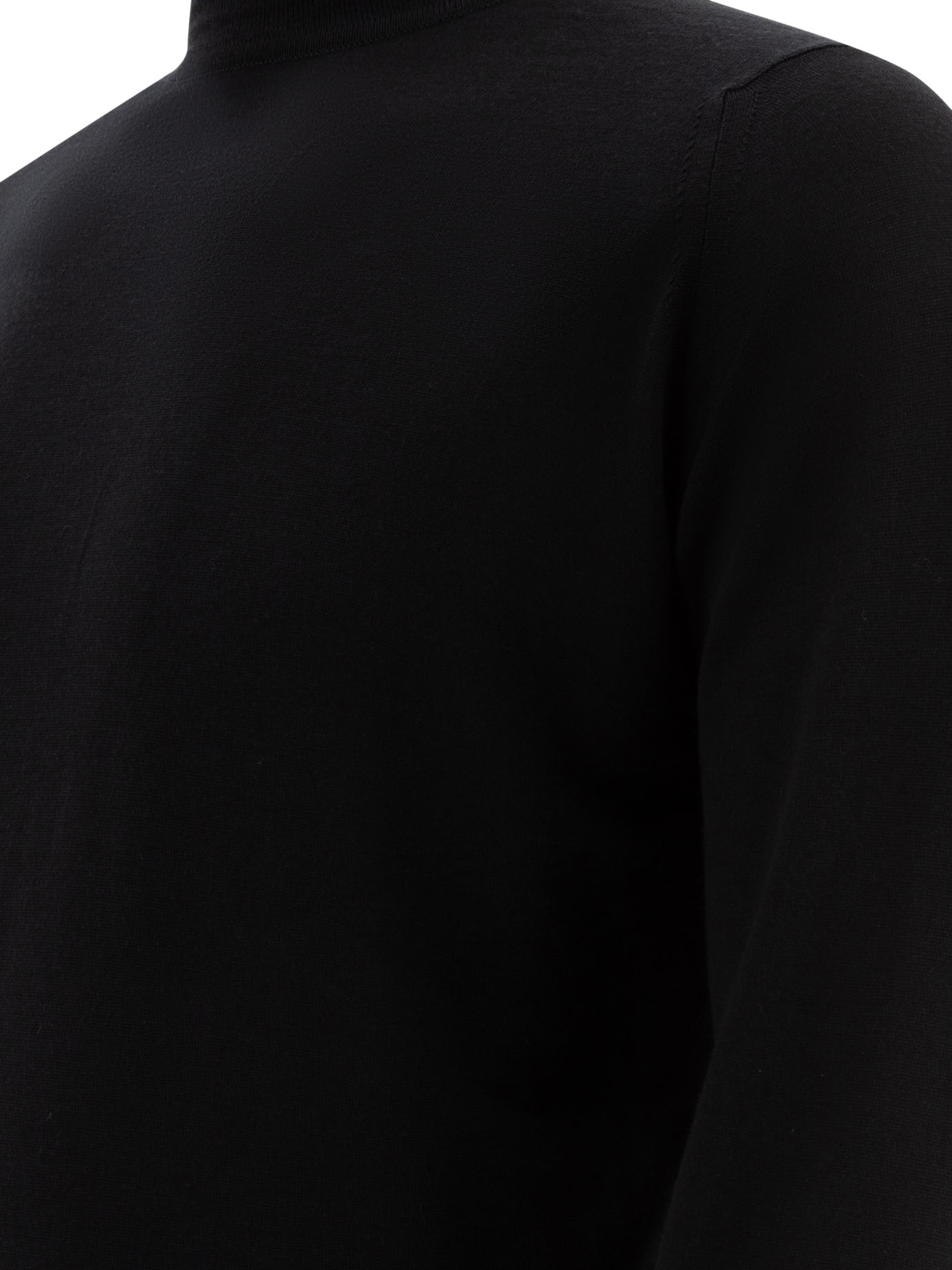 JOHN SMEDLEY Black   Cherwell turtleneck sweater